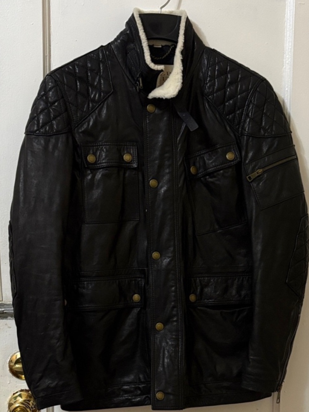 BURBERRY BLACK QUILTED FIELD JACKET SIZE : M LIKE NEW